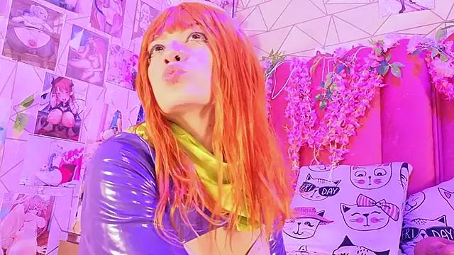 Snapshot of Alicebenett chatting on 10-18-25, 09:04 Alicebenett online show from 10-18-25, 09:04