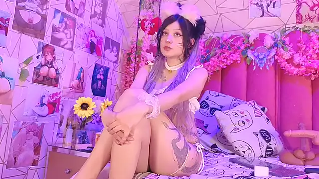 Snapshot of Alicebenett chatting on 10-19-25, 08:53 Alicebenett online show from 10-19-25, 08:53