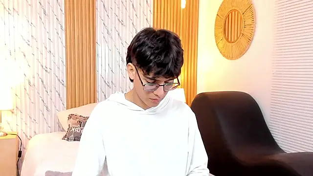 Snapshot of billie_jr chatting on 02-20-25, 12:04 billie jr online show from 02-20-25, 12:04