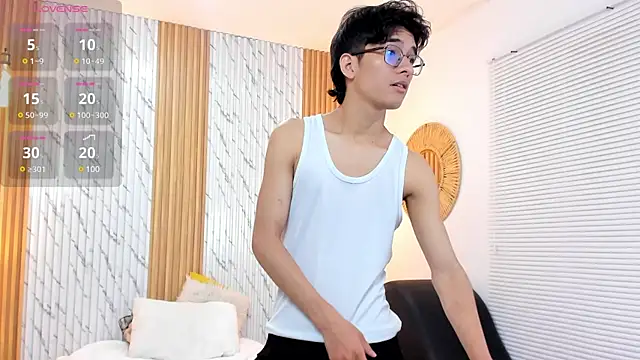 Snapshot of billie_jr chatting on 03-11-25, 12:06 billie jr online show from 03-11-25, 12:06