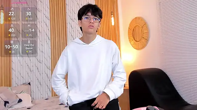 Snapshot of billie_jr chatting on 10-08-25, 04:43 billie jr online show from 10-08-25, 04:43