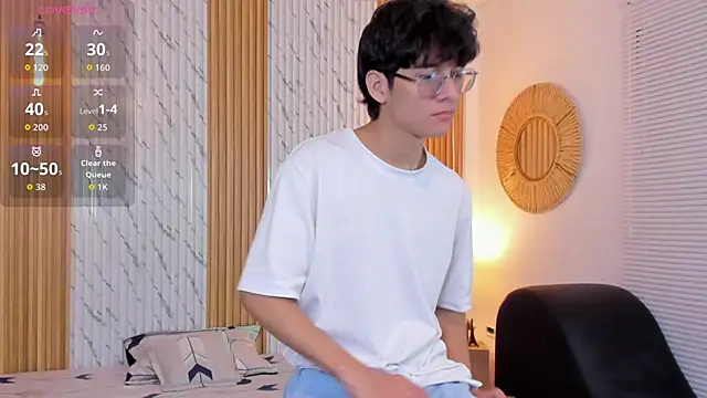 Snapshot of billie_jr chatting on 10-24-25, 03:47 billie jr online show from 10-24-25, 03:47