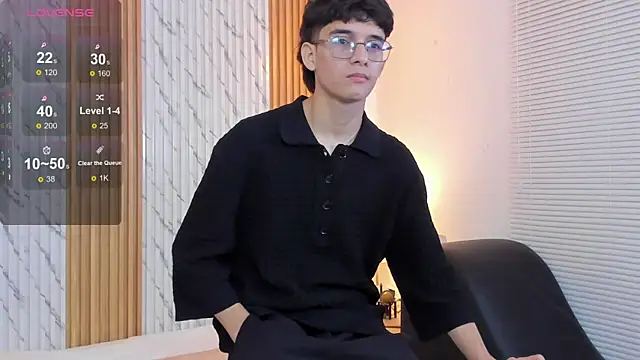 Snapshot of billie_jr chatting on 11-04-25, 03:38 billie jr online show from 11-04-25, 03:38