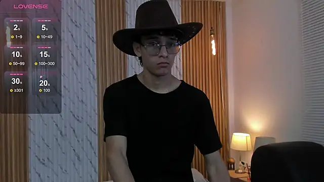 Snapshot of billie_jr chatting on 11-09-25, 03:49 billie jr online show from 11-09-25, 03:49