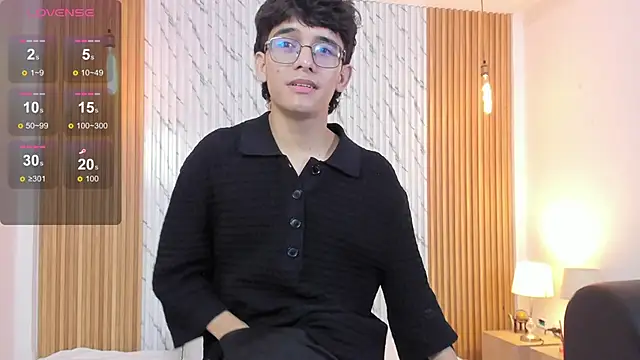 Snapshot of billie_jr chatting on 11-15-25, 04:10 billie jr online show from 11-15-25, 04:10