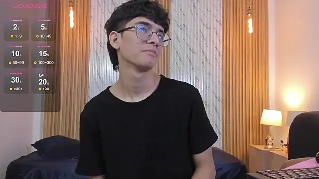 Snapshot of billie_jr chatting on 11-17-25, 04:18 billie jr online show from 11-17-25, 04:18