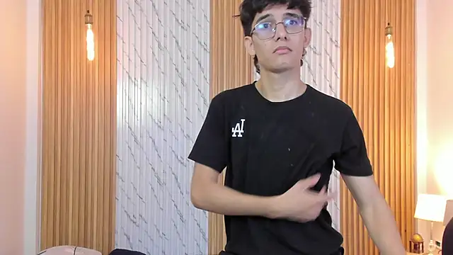 Snapshot of billie_jr chatting on 11-21-25, 03:49 billie jr online show from 11-21-25, 03:49