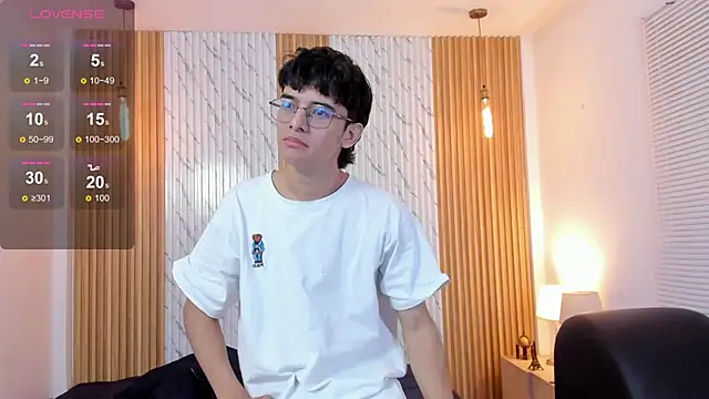 Snapshot of billie_jr chatting on 11-27-25, 03:30 billie jr online show from 11-27-25, 03:30