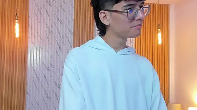 Snapshot of billie_jr chatting on 12-13-25, 07:53 billie jr online show from 12-13-25, 07:53