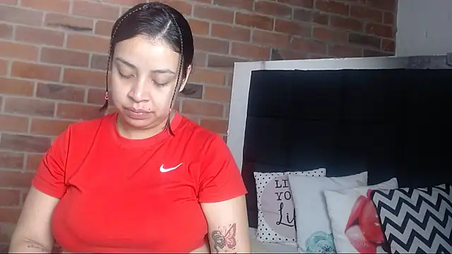 Snapshot of salome__hills1 chatting on 01-08-25, 12:47 salome hills1 online show from 01-08-25, 12:47