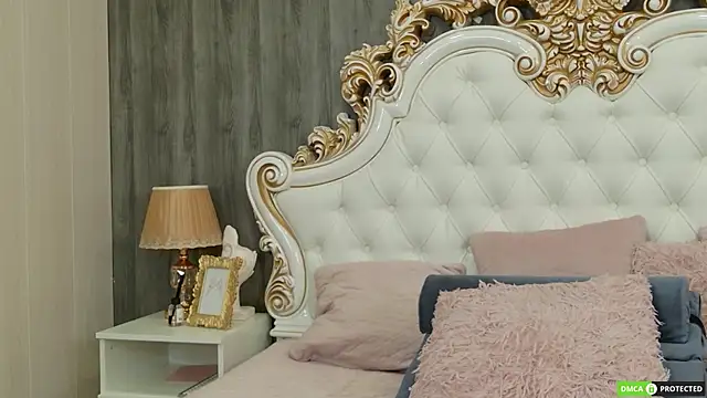 EmmaWarren online show from 05-16-26, 10:36