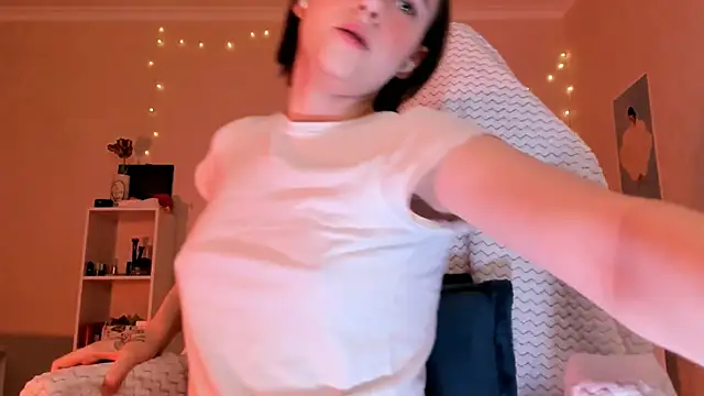 Snapshot of Britney_Ross chatting on 11-30-25, 03:10 Britney Ross online show from 11-30-25, 03:10