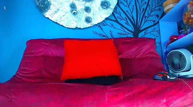 Snapshot of Mracialatina chatting on 02-25-25, 08:51 Mracialatina online show from 02-25-25, 08:51