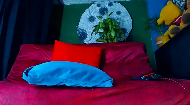 Snapshot of Mracialatina chatting on 03-13-25, 12:48 Mracialatina online show from 03-13-25, 12:48