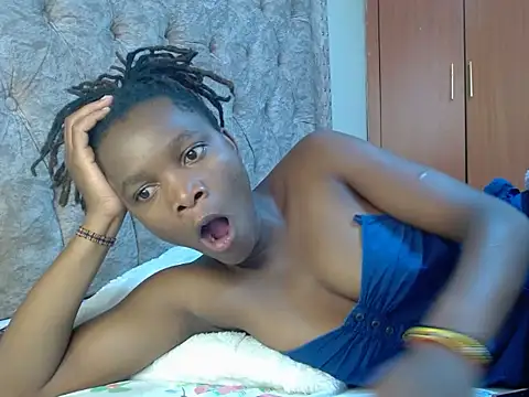 Snapshot of Naughty_Girl17 chatting on 02-08-25, 05:18 Naughty Girl17 online show from 02-08-25, 05:18