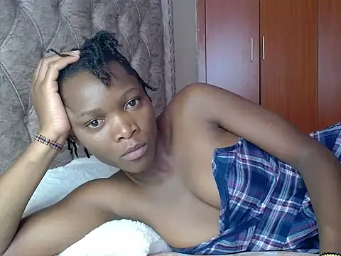 Snapshot of Naughty_Girl17 chatting on 03-01-25, 09:07 Naughty Girl17 online show from 03-01-25, 09:07