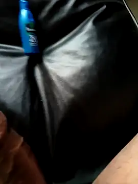 Snapshot of Village_0boy chatting on 09-18-25, 11:12 Village 0boy online show from 09-18-25, 11:12