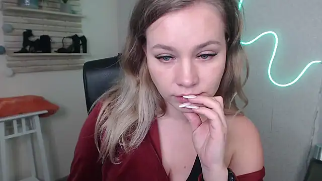 Snapshot of holly_xglam chatting on 12-04-24, 11:41 holly xglam online show from 12-04-24, 11:41