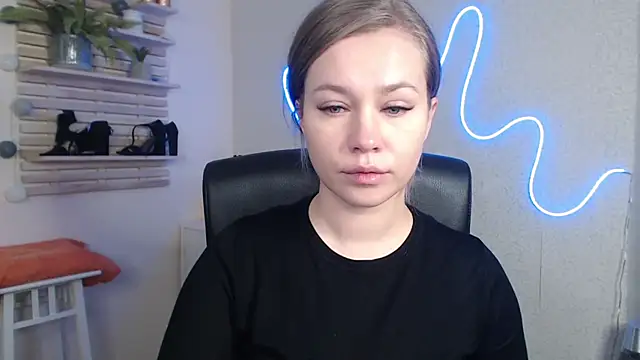 Snapshot of holly_xglam chatting on 12-05-24, 03:04 holly xglam online show from 12-05-24, 03:04