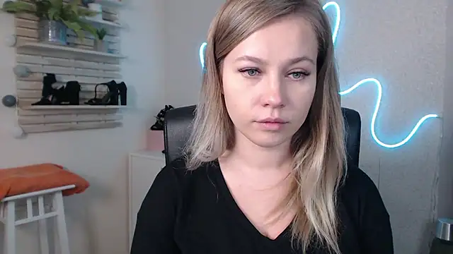 Snapshot of holly_xglam chatting on 12-06-24, 01:40 holly xglam online show from 12-06-24, 01:40