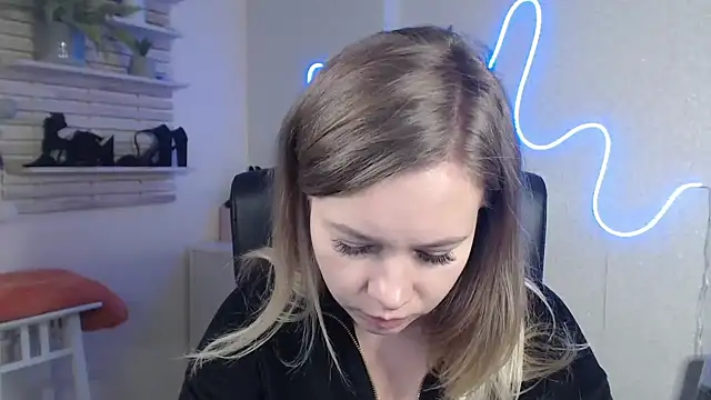 Snapshot of holly_xglam chatting on 12-16-24, 10:40 holly xglam online show from 12-16-24, 10:40