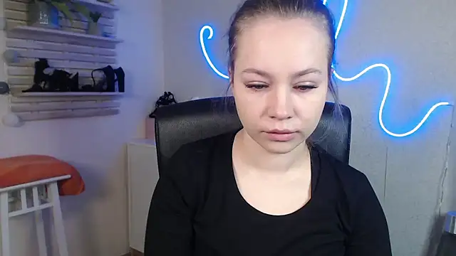 Snapshot of holly_xglam chatting on 12-31-24, 07:10 holly xglam online show from 12-31-24, 07:10