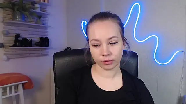Snapshot of holly_xglam chatting on 12-31-24, 10:15 holly xglam online show from 12-31-24, 10:15