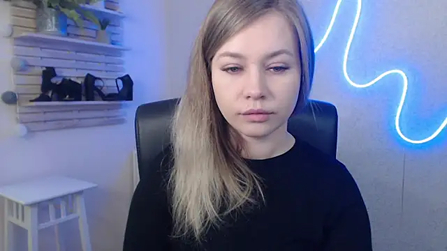 Snapshot of holly_xglam chatting on 01-16-25, 03:23 holly xglam online show from 01-16-25, 03:23