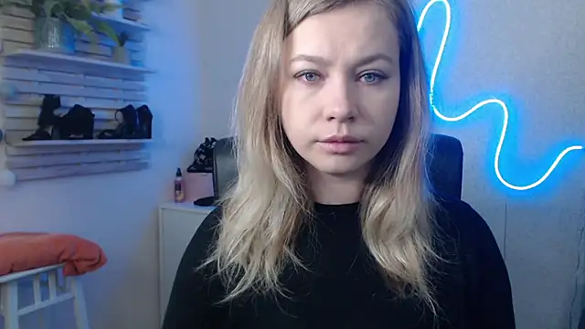 Snapshot of holly_xglam chatting on 01-21-25, 03:15 holly xglam online show from 01-21-25, 03:15