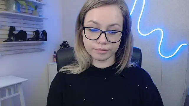 Snapshot of holly_xglam chatting on 01-22-25, 09:24 holly xglam online show from 01-22-25, 09:24