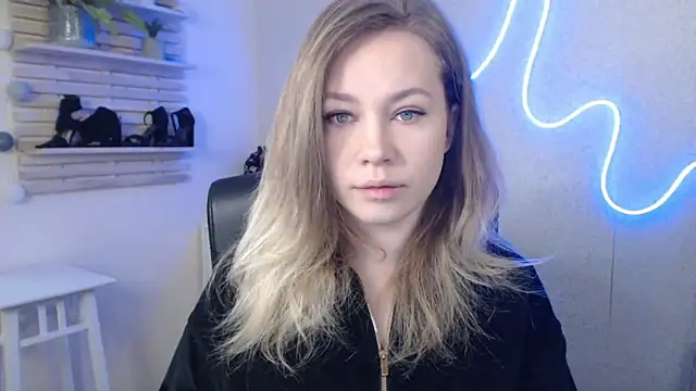 Snapshot of holly_xglam chatting on 01-24-25, 03:22 holly xglam online show from 01-24-25, 03:22