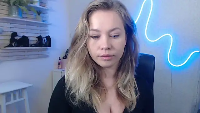 Snapshot of holly_xglam chatting on 01-29-25, 02:30 holly xglam online show from 01-29-25, 02:30
