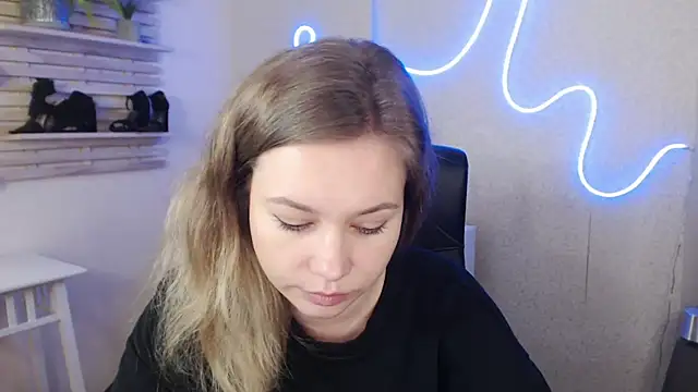 Snapshot of holly_xglam chatting on 01-30-25, 08:43 holly xglam online show from 01-30-25, 08:43