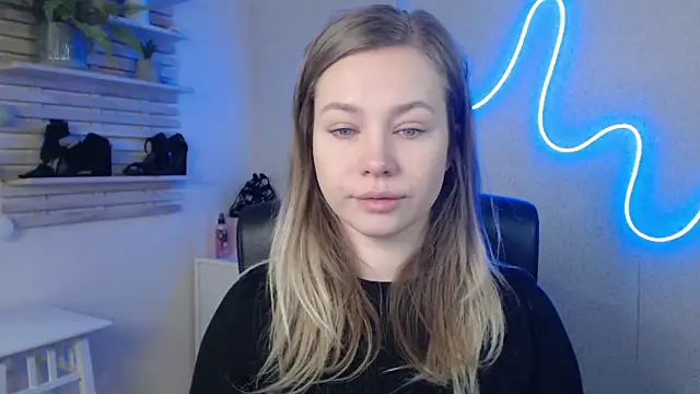 Snapshot of holly_xglam chatting on 02-10-25, 01:35 holly xglam online show from 02-10-25, 01:35