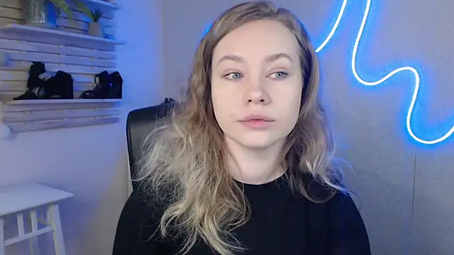Snapshot of holly_xglam chatting on 02-11-25, 01:31 holly xglam online show from 02-11-25, 01:31