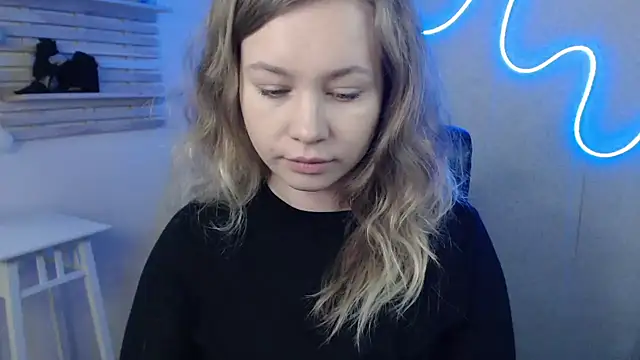 Snapshot of holly_xglam chatting on 02-11-25, 04:33 holly xglam online show from 02-11-25, 04:33