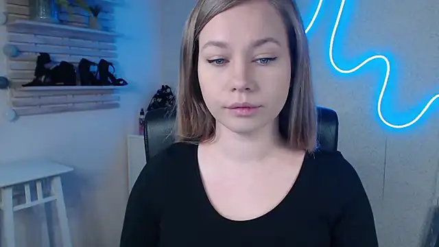 Snapshot of holly_xglam chatting on 02-21-25, 12:16 holly xglam online show from 02-21-25, 12:16