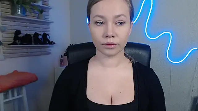 Snapshot of holly_xglam chatting on 02-27-25, 12:10 holly xglam online show from 02-27-25, 12:10