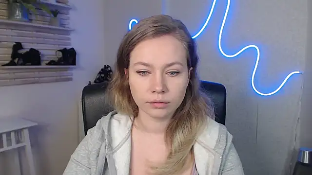 Snapshot of holly_xglam chatting on 03-06-25, 12:54 holly xglam online show from 03-06-25, 12:54
