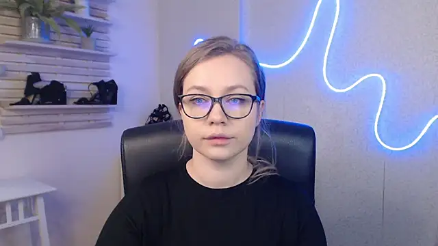 Snapshot of holly_xglam chatting on 03-07-25, 12:58 holly xglam online show from 03-07-25, 12:58