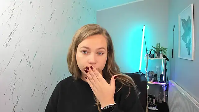 Snapshot of holly_xglam chatting on 10-06-25, 04:59 holly xglam online show from 10-06-25, 04:59