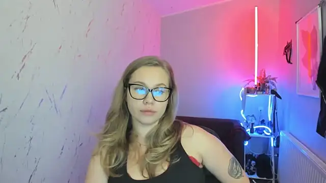 holly xglam online show from 10-27-25, 08:13