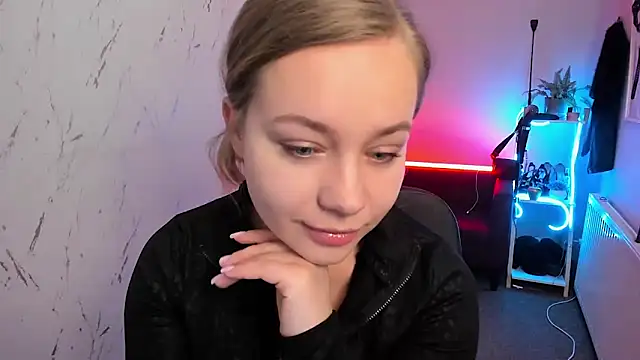 holly xglam online show from 02-26-26, 07:57