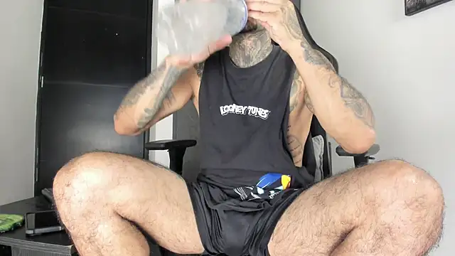 Snapshot of sergiio_mesa27 chatting on 03-26-26, 02:28 sergiio mesa27 online show from 03-26-26, 02:28