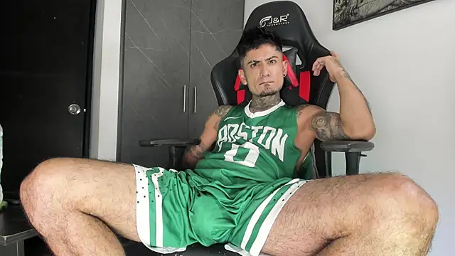 Snapshot of sergiio_mesa27 chatting on 04-14-26, 03:23 sergiio mesa27 online show from 04-14-26, 03:23