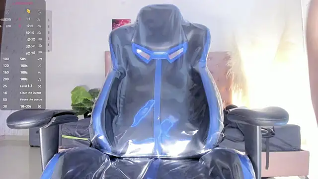 Lissalittlee online show from 10-31-25, 07:59