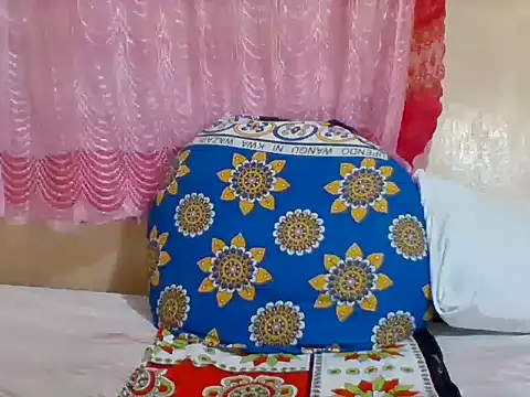 Snapshot of Sexy_Villagegal chatting on 02-14-25, 11:09 Sexy Villagegal online show from 02-14-25, 11:09