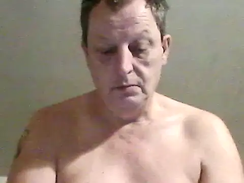 Snapshot of chubbybear2cum chatting on 02-18-25, 01:43 chubbybear2cum online show from 02-18-25, 01:43