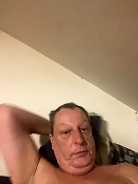 Snapshot of chubbybear2cum chatting on 10-03-25, 12:35 chubbybear2cum online show from 10-03-25, 12:35