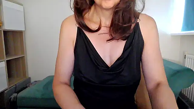 Ella Next Door online show from 06-30-26, 03:02